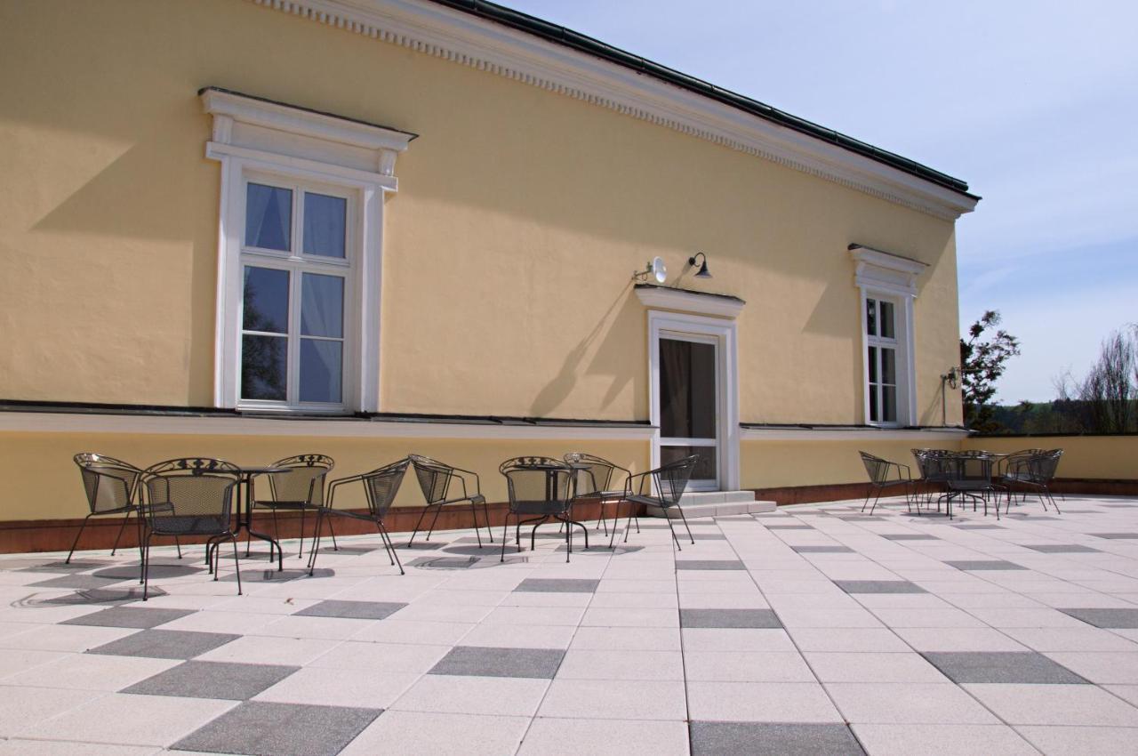 Penzion Zámek Rozsochatec Exterior foto